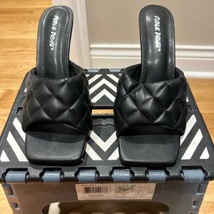 Public desire size 8 women’s sandals